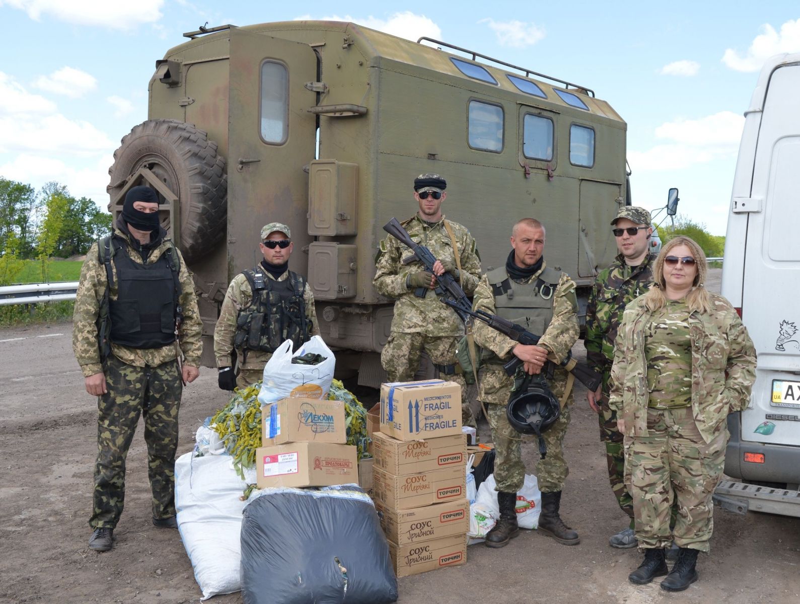 Ато дата. Бойцы АТО. Украинские волонтеры в АТО. Ато34 АТО.