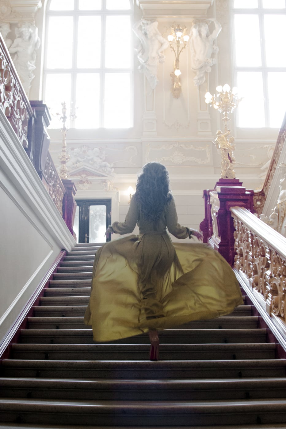 Платье песочного цвета