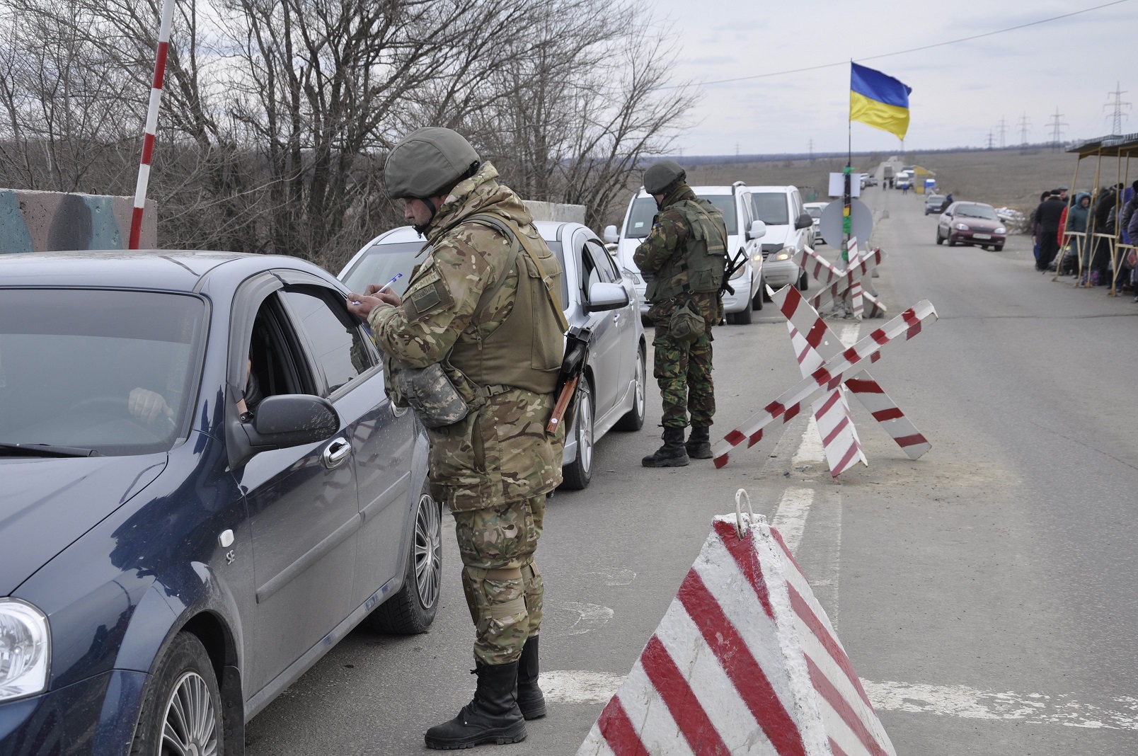 Обстановка на границе с украиной. КПВВ на Донбассе. Блокпост Украина. Блокпост на границе с Украиной. Блокпост Мариуполь.