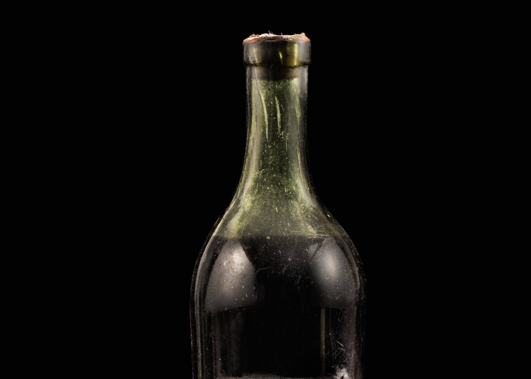 Бутылка коньяка фото