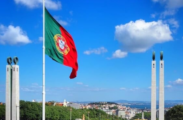 Португалия, помощь