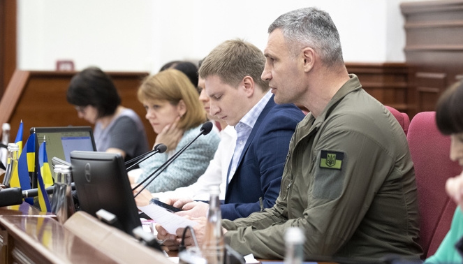 В Киеве запретили запускать фейерверки и ездить без глушителя – Головне ...