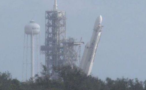 SpaceX, Falcon Heavy 