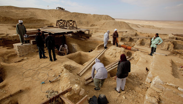археологи, Египет, бюст